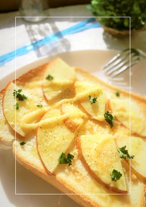 ハーブ香る❀スライス林檎のサラダトースト-レシピのメイン写真