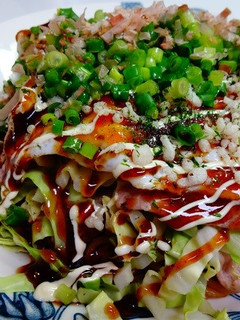 お皿に盛るだけ!広島風お好み焼き-レシピのメイン写真