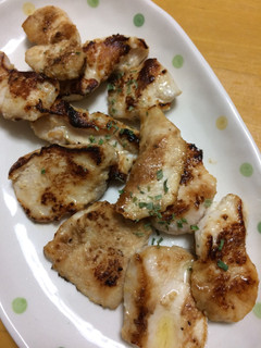 簡単シンプルな鶏胸肉の塩麹焼き♡-レシピのメイン写真