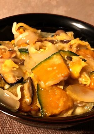 簡単!かぼちゃとキノコで作る卵どんぶり-レシピのメイン写真