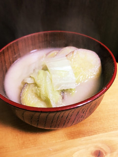 さつまいもと白菜の味噌汁〜牛乳隠し味〜-レシピのメイン写真