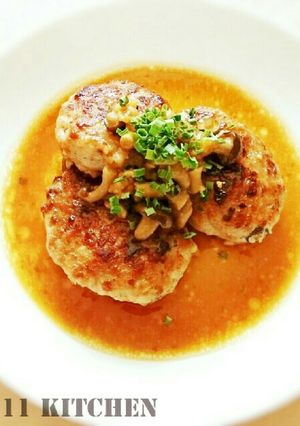 鶏挽き肉☆しめじ☆ヘルシー☆ハンバーグ☆-レシピのメイン写真