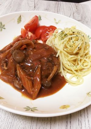 ソースが美味しい煮込みハンバーグ-レシピのメイン写真