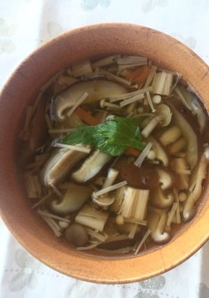 たっぷりキノコの食べるスープでお吸物。-レシピのメイン写真