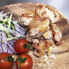 รูปของ 材料3つ♪簡単美味♪鶏肉の梅にんにく炒め