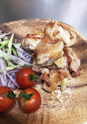 材料3つ♪簡単美味♪鶏肉の梅にんにく炒め-レシピのメイン写真