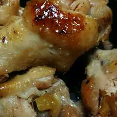 รูปของ 手羽元 塩レモン焼きと鳥粥