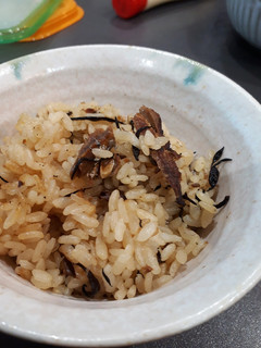 サンマ缶詰とひじきふりかけで炊き込みご飯-レシピのメイン写真