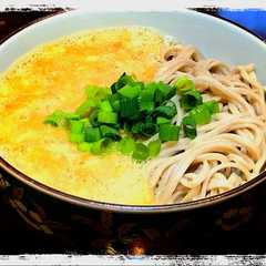 A picture of とろろ卵納豆蕎麦.