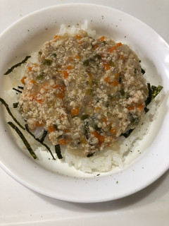 幼児食 野菜たっぷり鶏そぼろ丼-レシピのメイン写真