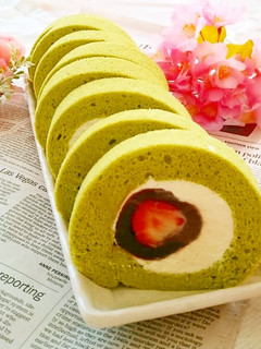 春の彩り♡小倉抹茶いちごロールケーキ-レシピのメイン写真