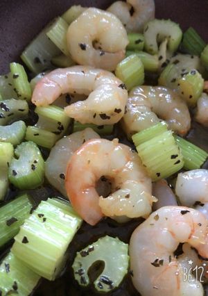 えびとセロリのアヒージョ的な-レシピのメイン写真