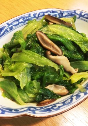 パッと完成！レタスと椎茸の炒め物♡-レシピのメイン写真