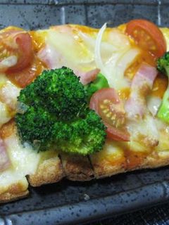 パンの耳でも大きなピザ-レシピのメイン写真