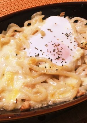 簡単ランチに！ツナマヨうどんグラタン-レシピのメイン写真