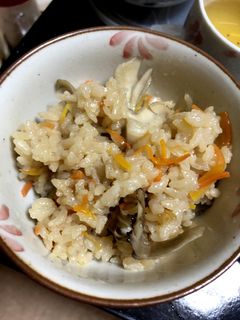 鳥もも肉とキノコの炊き込みご飯-レシピのメイン写真