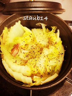 ストウブ14で白菜とベーコンの蒸し鍋-レシピのメイン写真