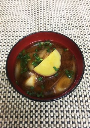 さつまいもと長ネギのお味噌汁-レシピのメイン写真
