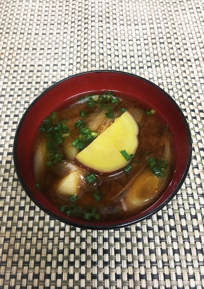 さつまいもと長ネギのお味噌汁-レシピのメイン写真