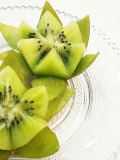 簡単 キウイの飾り切り 蓮の花-レシピのメイン写真