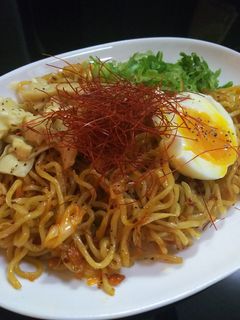 コンビニで揃う♪食べるラー油の油そば -レシピのメイン写真