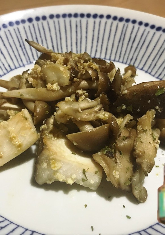 風味広がる♪きのこの柚子胡椒とチーズ炒め-レシピのメイン写真