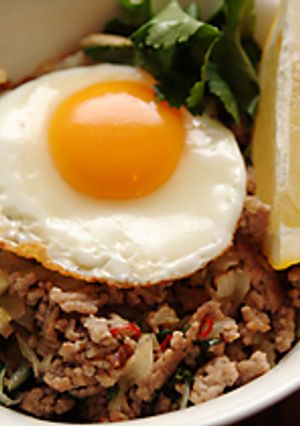 タイ風ひき肉のバジル炒めご飯-レシピのメイン写真