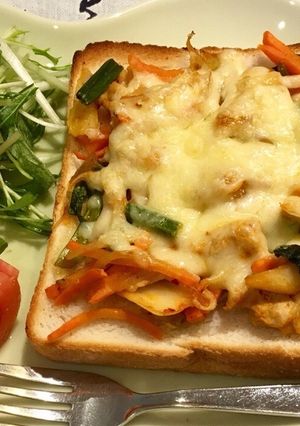 豚キムチ炒めのリメイク☆トーストのせ-レシピのメイン写真