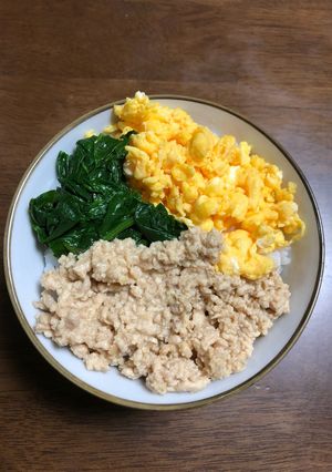 簡単 ヘルシー ふわふわ 鶏そぼろ丼-レシピのメイン写真