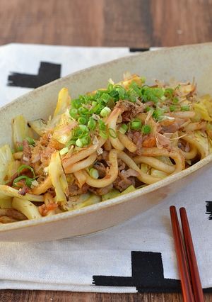 味噌風味のピリ辛焼きうどん-レシピのメイン写真