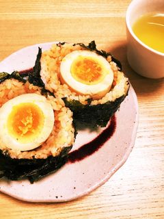 煮卵コチュジャンおにぎり-レシピのメイン写真