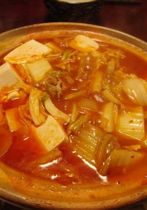 とろ旨甘辛♪鶏のチリソース鍋-レシピのメイン写真