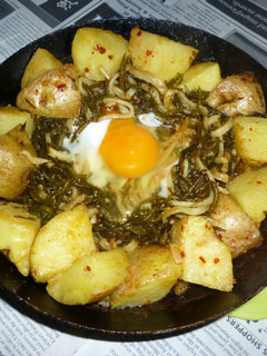鉄パンであかもくたっぷりのピリ辛焼きそば-レシピのメイン写真