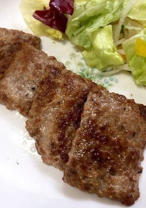話題入!超簡単ズボラ激旨ひき肉ステーキ!-レシピのメイン写真