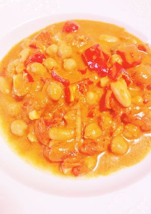 豆とトマト缶のタイイエローカレースープ-レシピのメイン写真