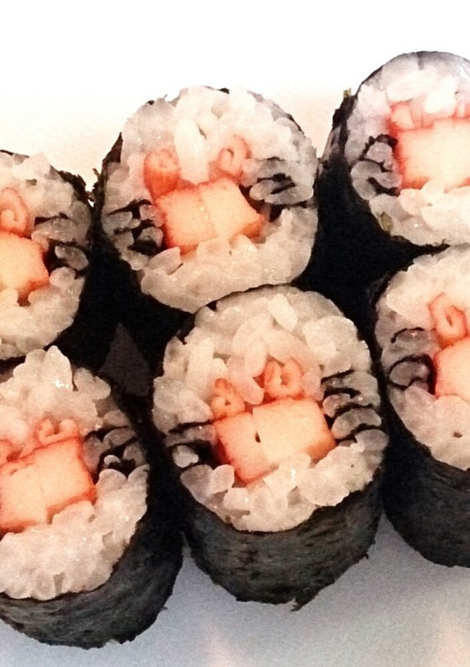 寿司型・模様巻き(かにかまでカニ)-レシピのメイン写真