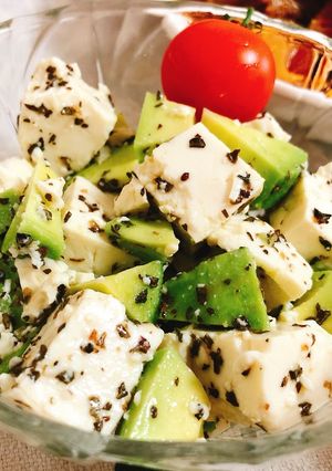 豆腐とアボカドのバジルサラダ:-)-レシピのメイン写真