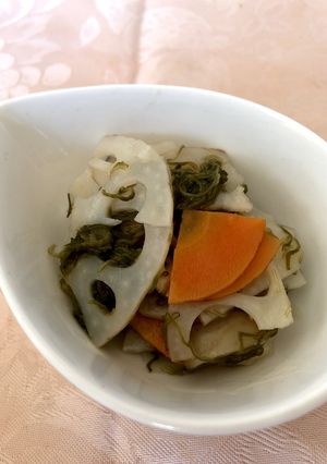 蓮根と人参とメカブトロロの酢の物-レシピのメイン写真
