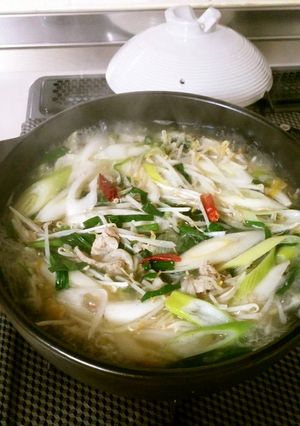 もつ鍋風☆お肉と野菜の簡単鍋♪うま塩味♪-レシピのメイン写真