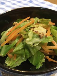 蒸し焼きde春キャベツ+人参*-レシピのメイン写真