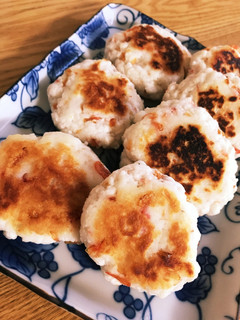 簡単材料2つ☆はんぺんと桜えびの小判焼き-レシピのメイン写真