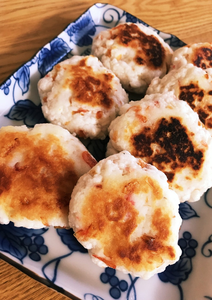 簡単材料2つ☆はんぺんと桜えびの小判焼き-レシピのメイン写真