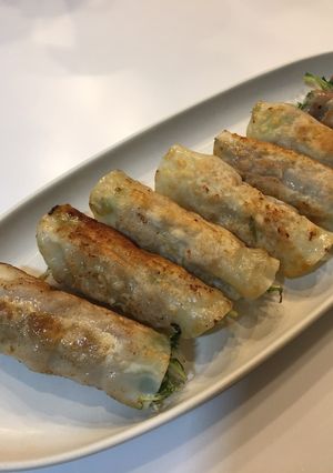 残った餃子の皮で豚肉ロール焼き-レシピのメイン写真