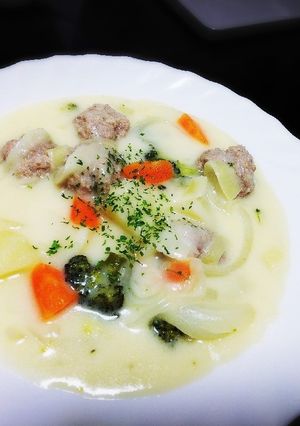 しょうが入り肉団子◎クリームシチュー-レシピのメイン写真