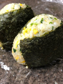 ほうれん草と卵のおにぎり-レシピのメイン写真