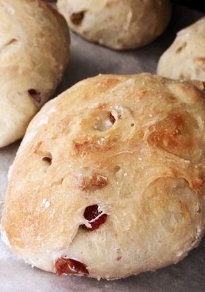 捏ねない簡単 胡桃とクランベリーのパン-レシピのメイン写真