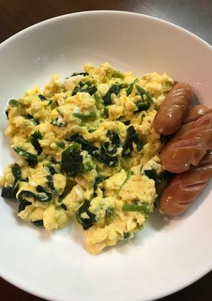 ほうれん草入りチーズスクランブルエッグ-レシピのメイン写真