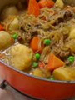 簡単☆ルクルーゼでほっこり水なし肉じゃが-レシピのメイン写真