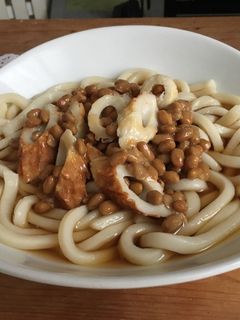 簡単!納豆とちくわのぶっかけうどん-レシピのメイン写真