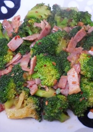 ブロッコリーの食べラー炒め-レシピのメイン写真